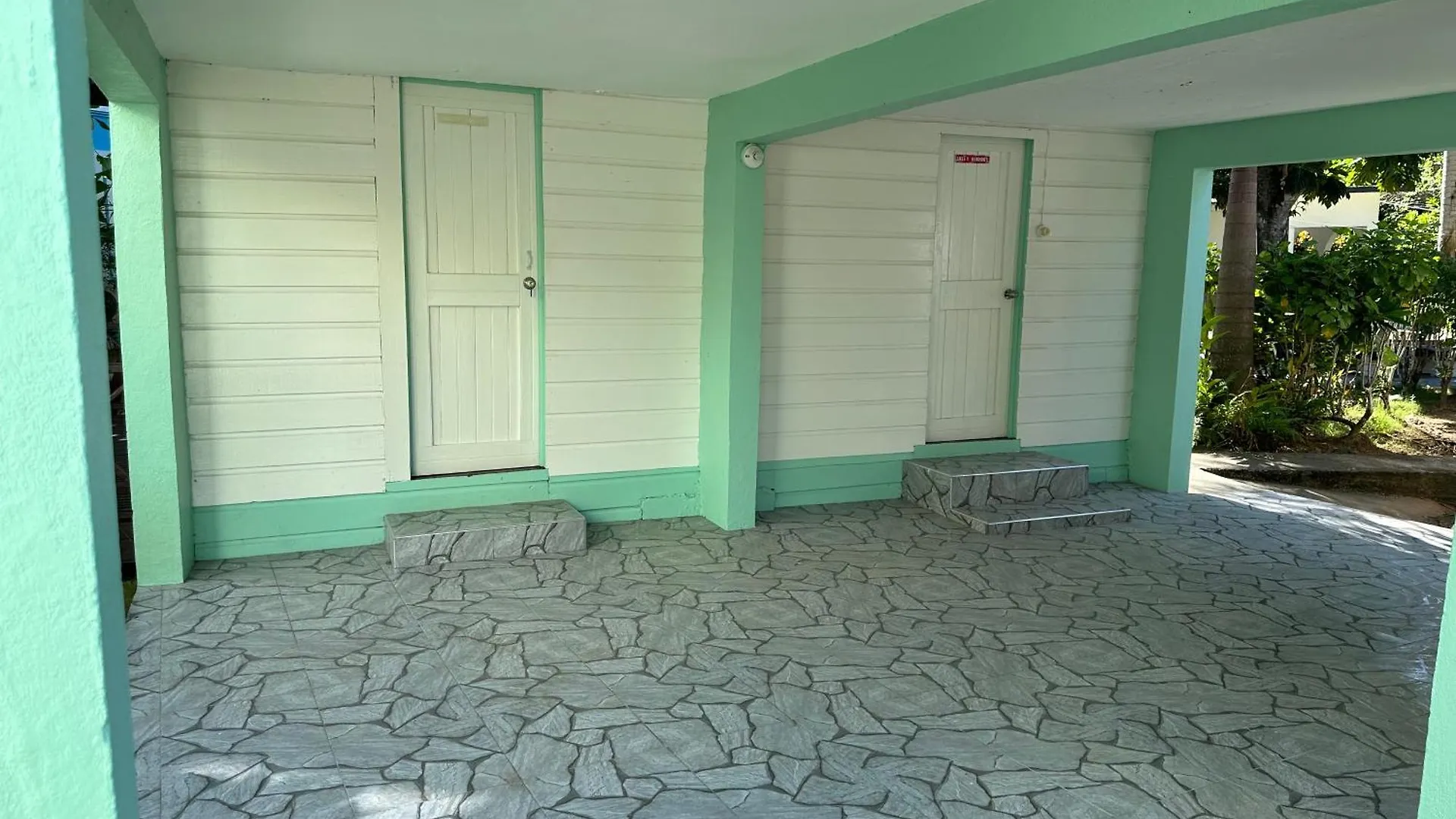 Hotel Yoga Dreams Negril 3*,