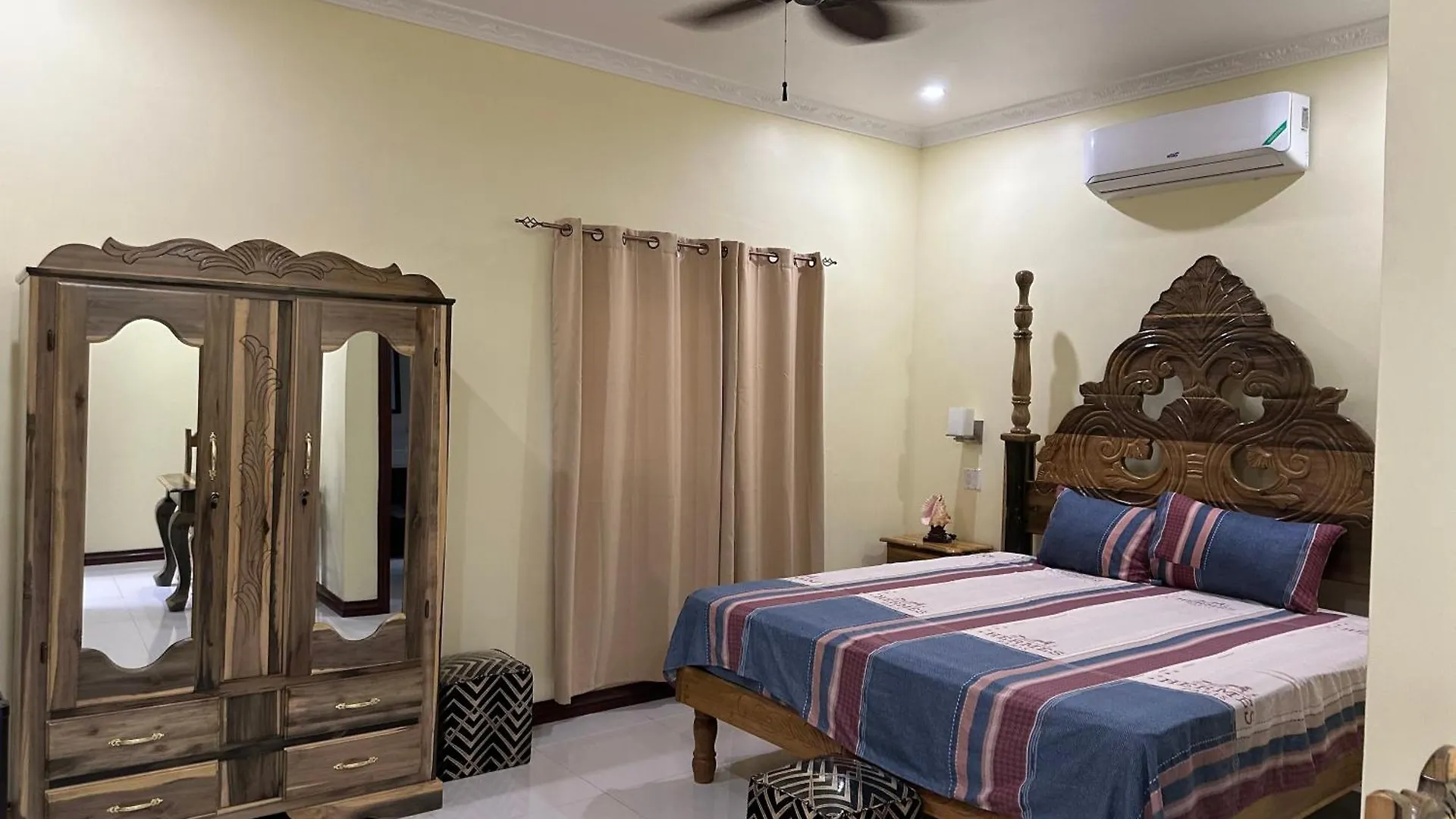 Hotel Yoga Dreams Negril 3*,